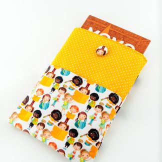 Funda libro amarilla