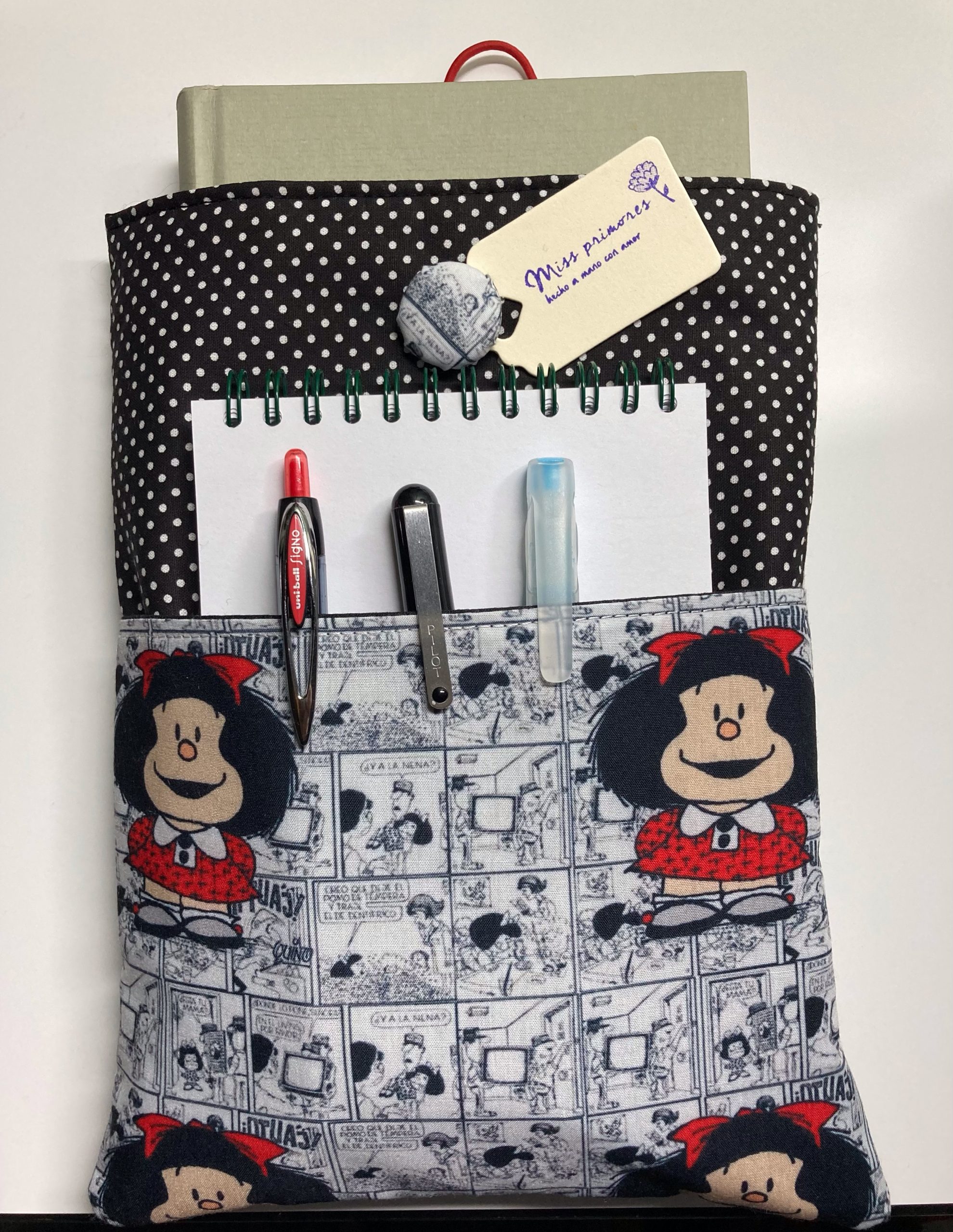 Funda protectora libros mafalda